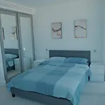 Skyline 1Br City View Apartment Near Tower Bridge